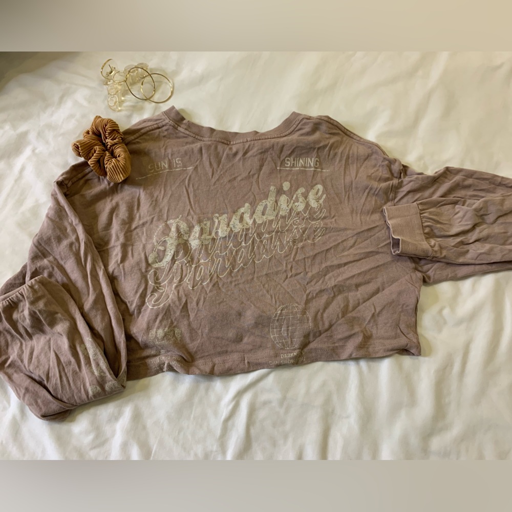 Vintage style cropped long sleeve